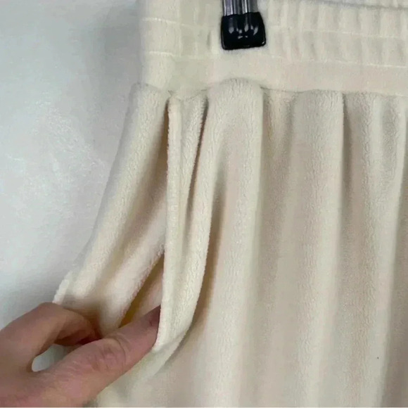 NAP Loungewear Ivory Fleece Oversized Sweatshirt Hoodie And Jogger Pants Set - Picture 12 of 13